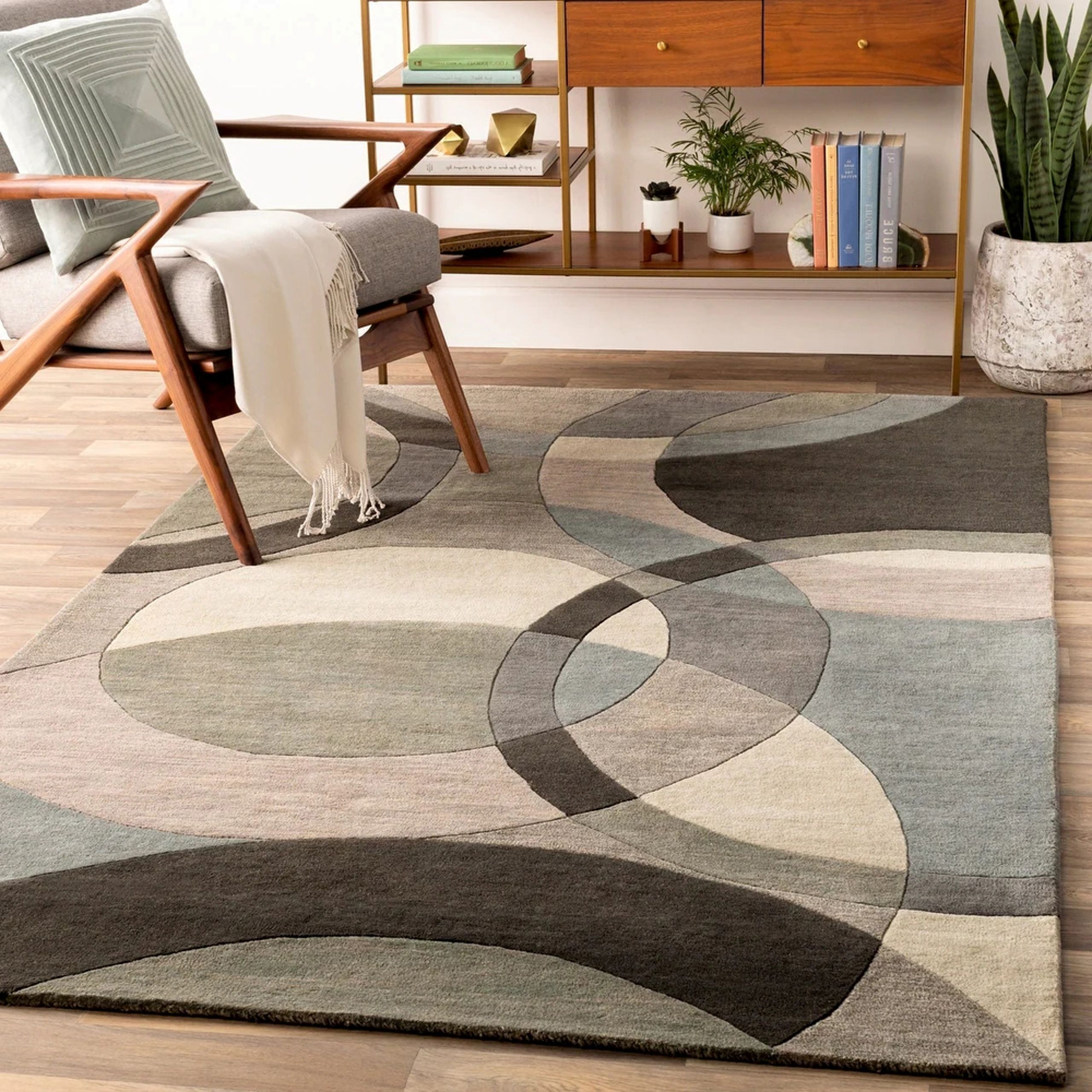 Rug Shutterstock 2377631657